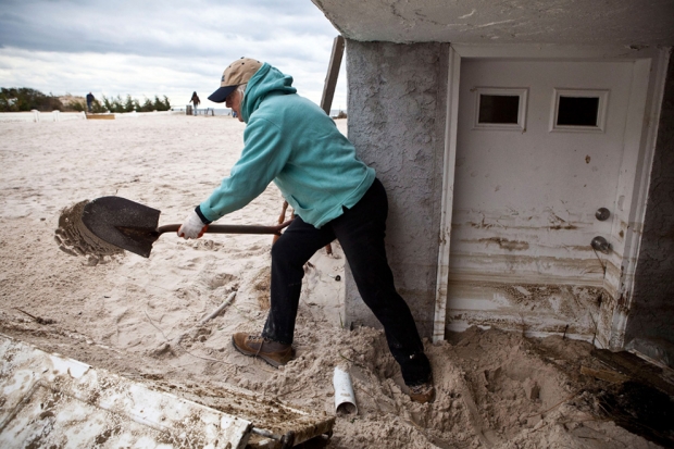 picking-up-the-pieces-in-the-aftermath-of-hurricane-sandy-23-620x413