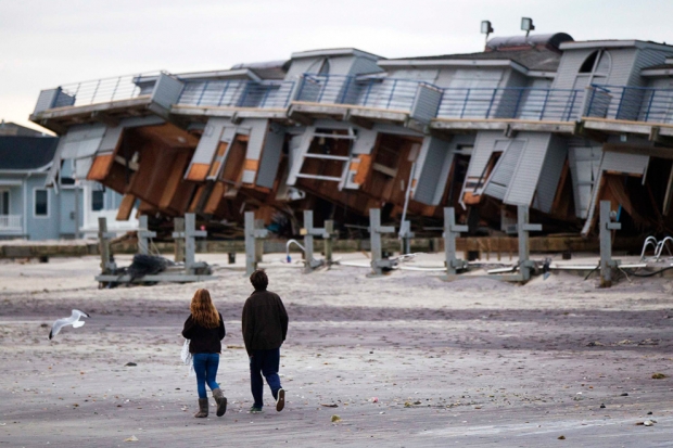 picking-up-the-pieces-in-the-aftermath-of-hurricane-sandy-27-620x413